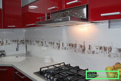 Façades pour la cuisine dans les cadres en aluminium: avantages, avis, exemples de photos